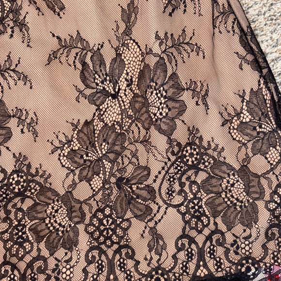 Cider Black and Tan Lace Long Sleeve Dress - Picture 2 of 6